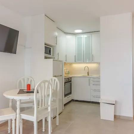 Apartment Comodoro 1a030 *